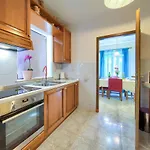 Mihael Apartman *