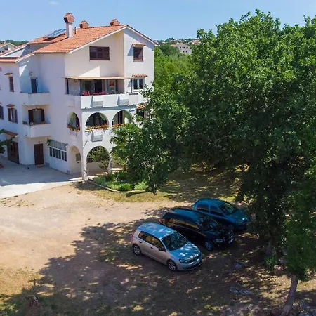 Apartment Mihael Malinska