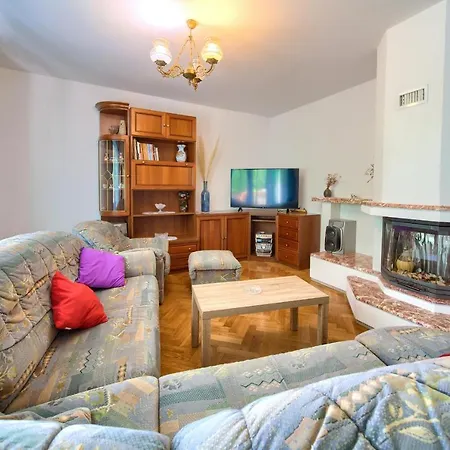 Apartment Mihael *