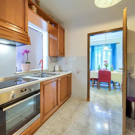 Mihael Apartment *
